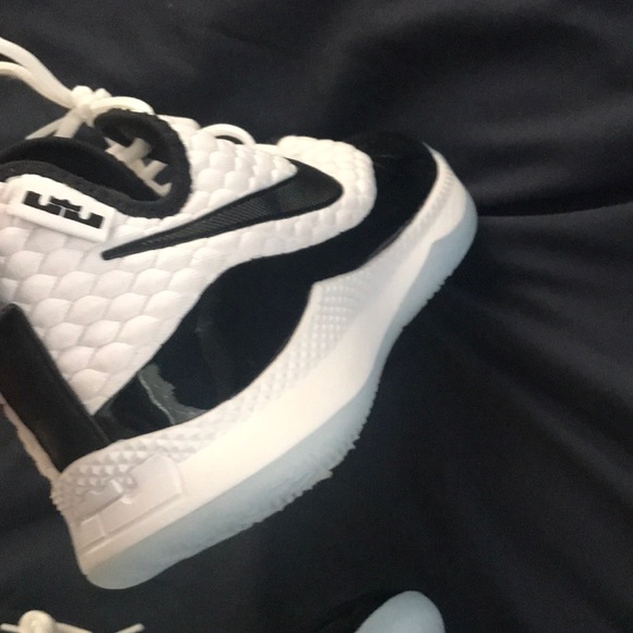 Black history lebrons, size 12 - Picture 3 of 3